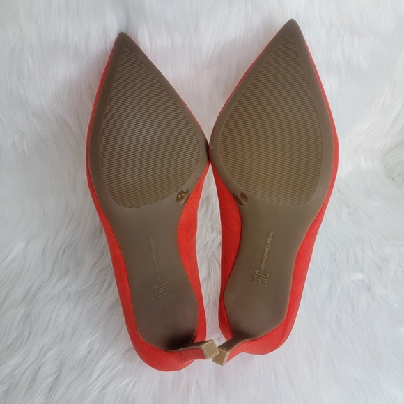 INC red suede pointed toe stiletto heels gold ankle bracelet. - Picture 10 of 11